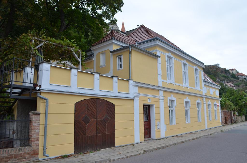 Vinarske Apartmany Зноймо Экстерьер фото