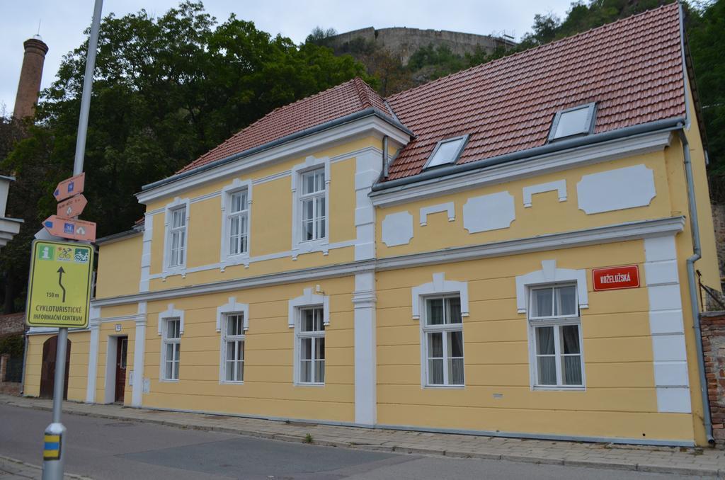 Vinarske Apartmany Зноймо Экстерьер фото