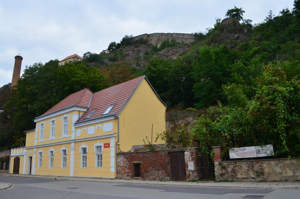 Vinarske Apartmany Зноймо Экстерьер фото